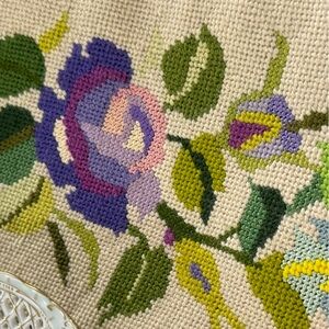 Beautiful vintage needlepoint Bell Pull 🛎️